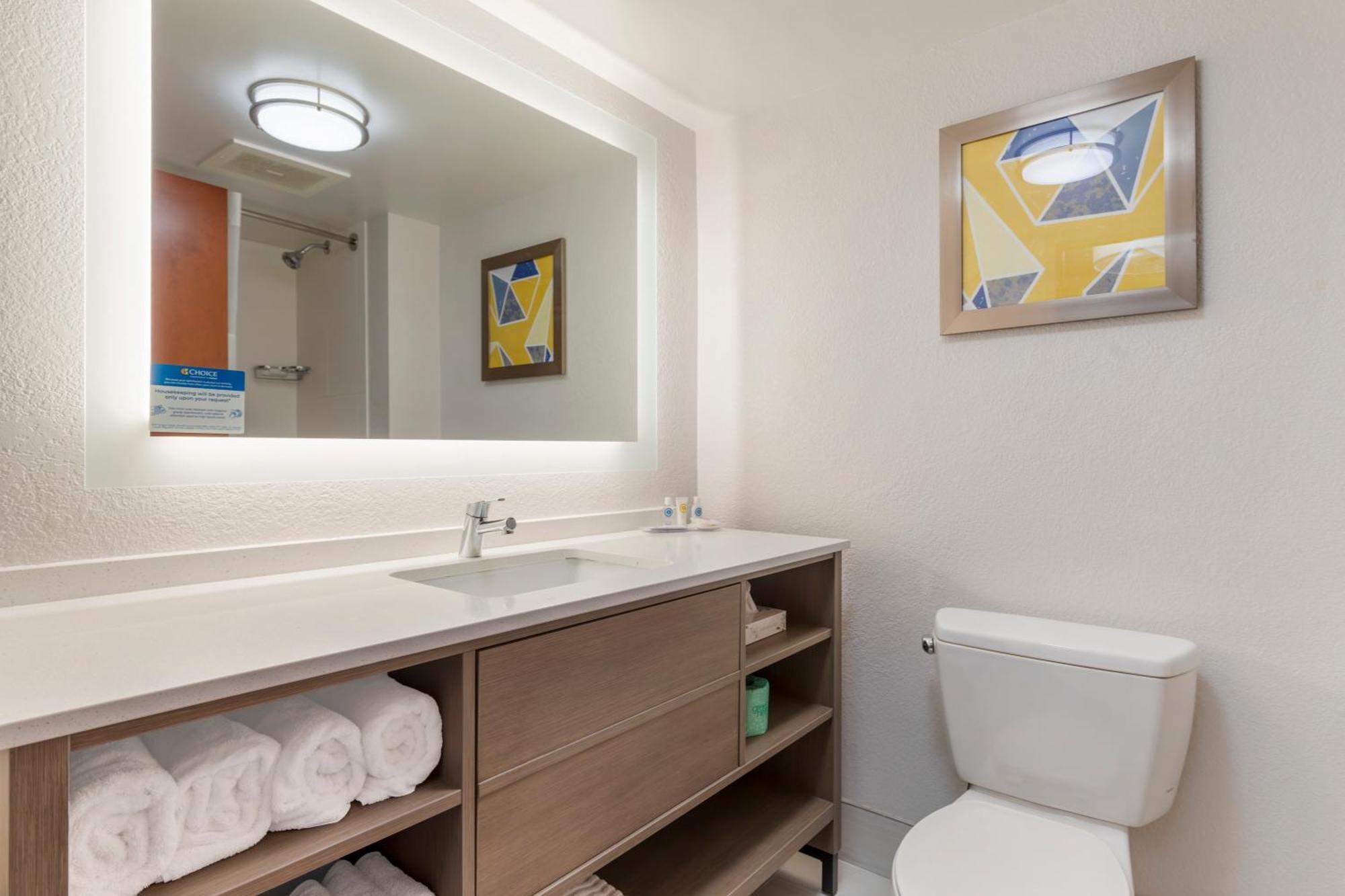 Comfort Suites Columbia Northeast - Fort Jackson Eksteriør billede